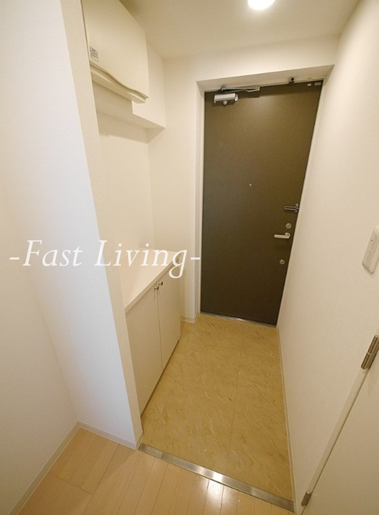 麹町二番町マンションの玄関