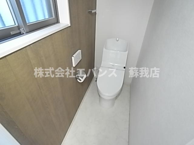 【トイレ】 | 星久喜町戸建 | 落ち着いた色調のトイレです