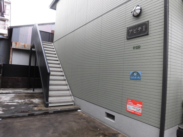 外観にマッチしたエントランスです