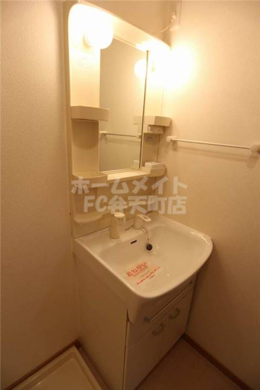 【洗面所】 | ヴォー・リバージュ境川 | 洗面所です