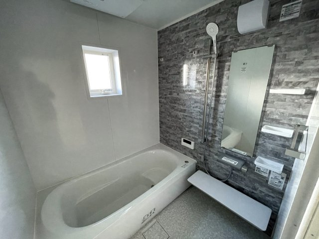 まだ誰も住んでいないのに新築と言えない…こんなにも眺望最高なのに！！！【旭区本宿町】未入居戸建の浴室|お風呂です