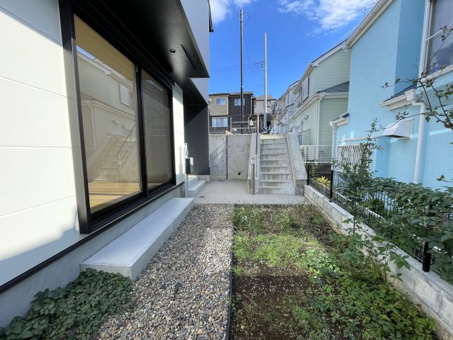 まだ誰も住んでいないのに新築と言えない…こんなにも眺望最高なのに！！！【旭区本宿町】未入居戸建の庭|お庭も活用できます