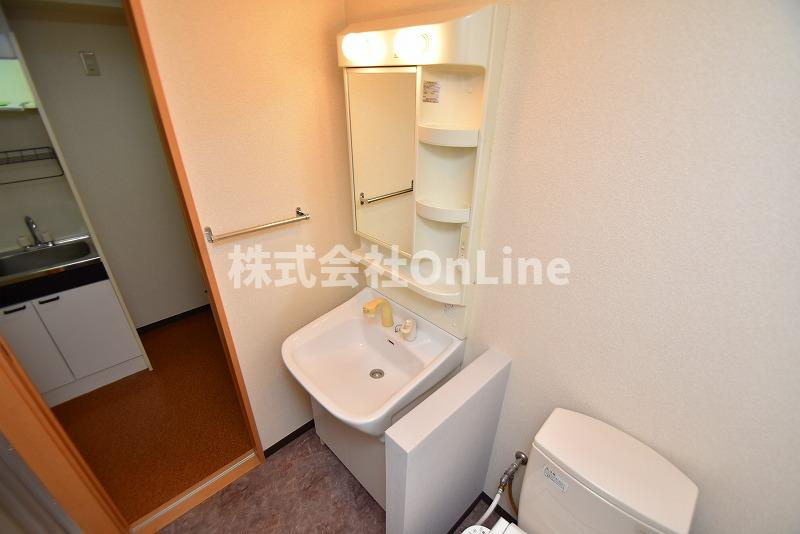 美津和ビルの独立洗面台