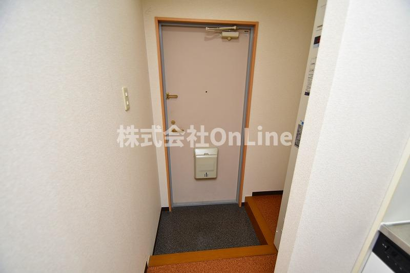 美津和ビルの玄関