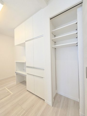 羽村市羽加美3丁目　新築　全9棟　4号棟の収納