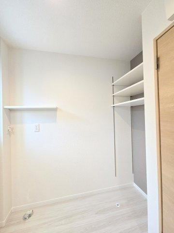 羽村市羽加美3丁目　新築　全9棟　4号棟の収納