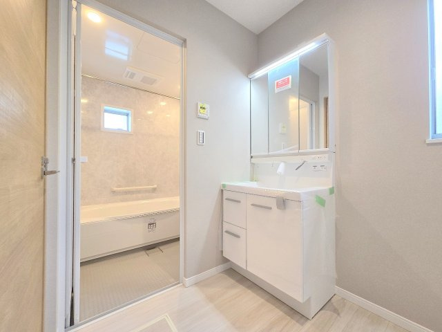 羽村市羽加美3丁目　新築　全9棟　4号棟の独立洗面台