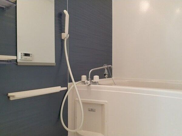 リバーサイド大今里の浴室