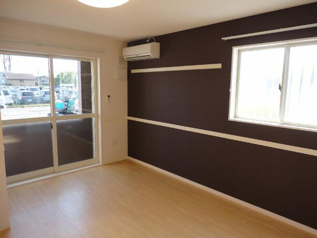 Olive（オリーブ）の居間・リビング|洋室