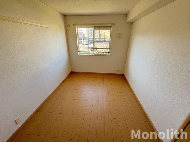 ダンデライオンB棟の駐車場