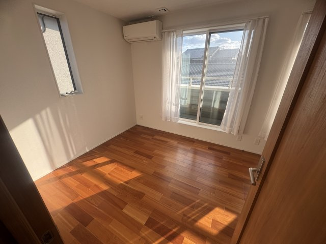 三潴町早津崎　オール電化戸建の洋室