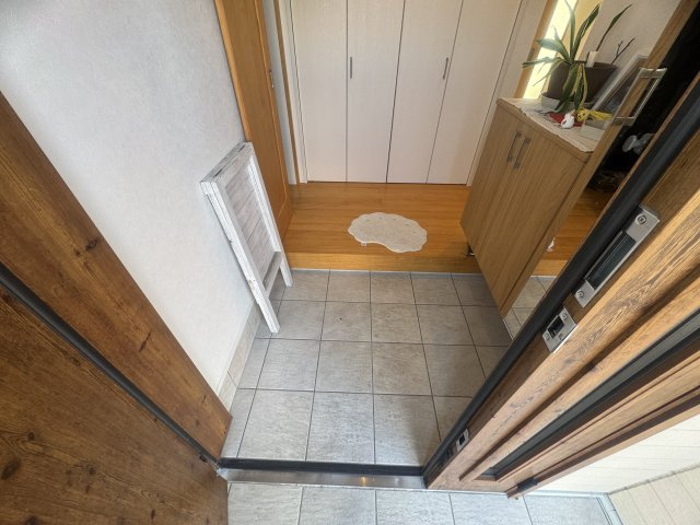 三潴町早津崎　オール電化戸建の玄関
