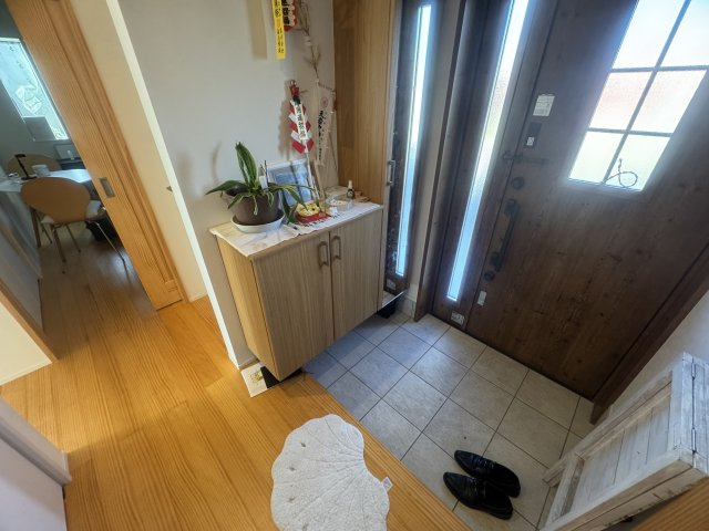 三潴町早津崎　オール電化戸建の玄関