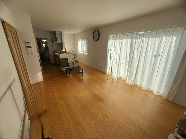 三潴町早津崎　オール電化戸建の居間・リビング