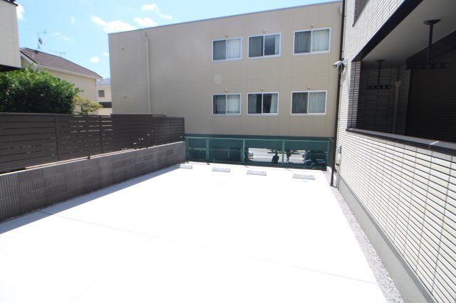 カーサ　フィオーレの駐車場