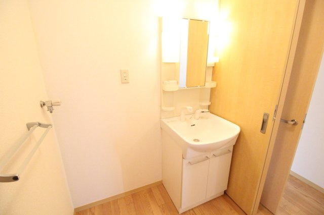 ハピネスヒルズBの独立洗面台