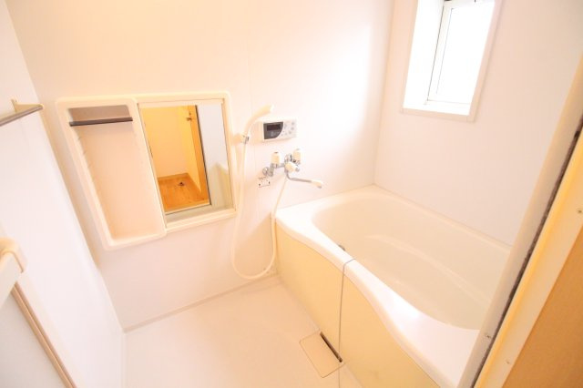 ハピネスヒルズBの浴室