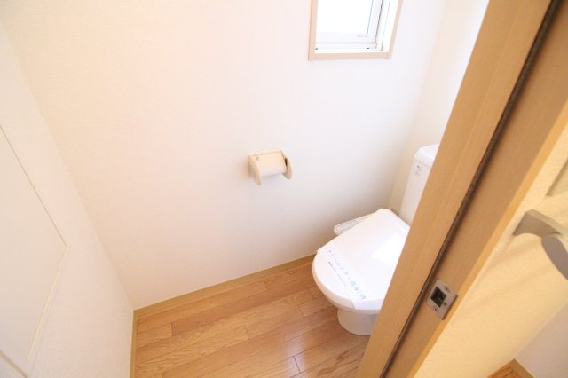 ハピネスヒルズBのトイレ