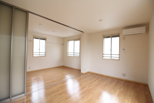 ハピネスヒルズBの居間・リビング