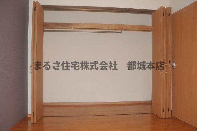 都城市鷹尾３丁目の一戸建ての収納