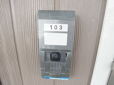 【セキュリティ】 | ラフォーレ名倉 | ＴＶモニターフォンで来訪者の顔が見れます