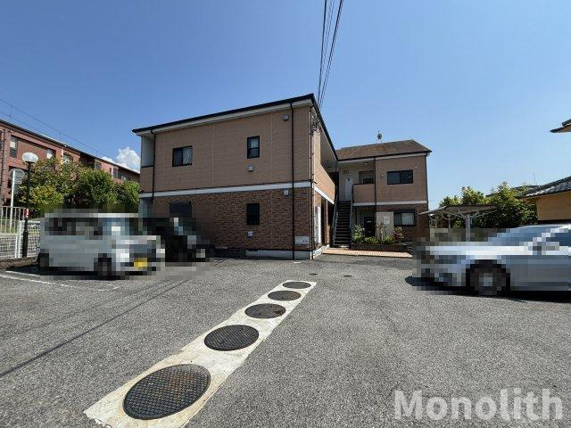 メゾンピュアの駐車場