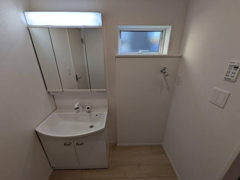 神戸市西区富士見が丘4丁目戸建の独立洗面台