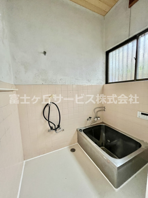 【浴室】 | 浜松市天竜区大谷 中古戸建て | 落ち着いた空間のお風呂です