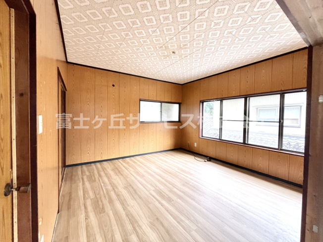 【洋室】 | 浜松市天竜区大谷 中古戸建て | 2階の洋室8帖