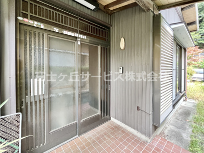 【玄関】 | 浜松市天竜区大谷 中古戸建て | きれいな玄関です