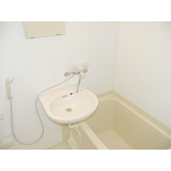 メインステージ錦糸町Ⅳの内装|明るい色調の室内です