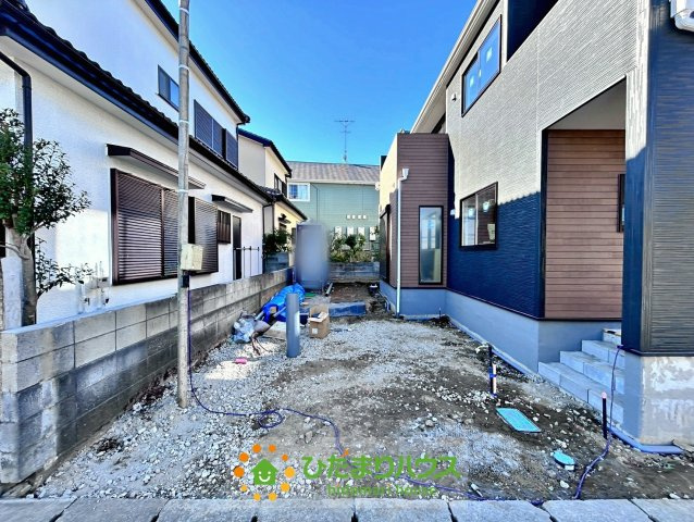 蓮田市西新宿第6　新築一戸建て　リーブルガーデンの前面道路含む現地写真|2025/11/7　撮影