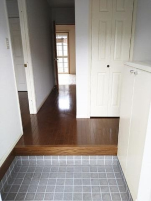 【玄関】 | ラヴィアンローズ