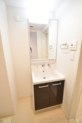 リアライズ今里南の洗面所