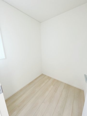 新築戸建・新築建売　大泉町丘山第3　南小・南中の収納|家族の荷物をまとめて収納可能な納戸！