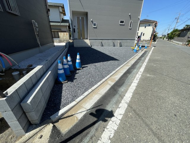 新築戸建・新築建売　大泉町丘山第3　南小・南中の駐車場
