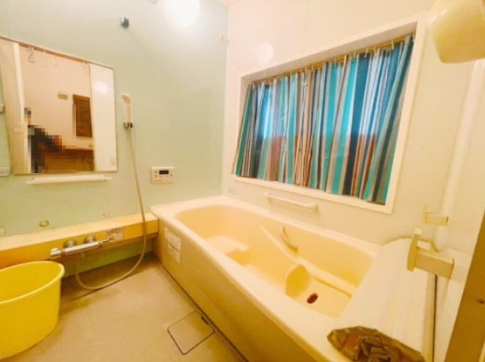 薪ストーブ付き♪輸入住宅風中古戸建の浴室