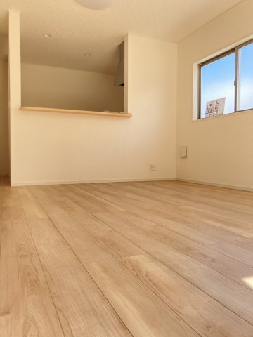 クレイドルガーデン松山市西長戸町 第1の居間・リビング