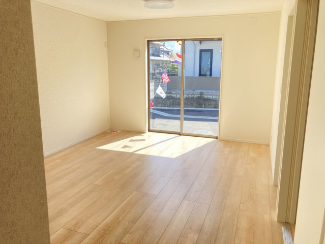 クレイドルガーデン松山市西長戸町 第1の居間・リビング