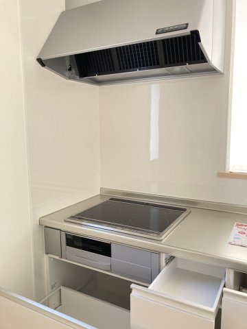 クレイドルガーデン松山市西長戸町 第1のキッチン|お料理しやすいキッチンです