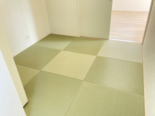 クレイドルガーデン松山市西長戸町 第1の和室|来客時にも便利な和室付き