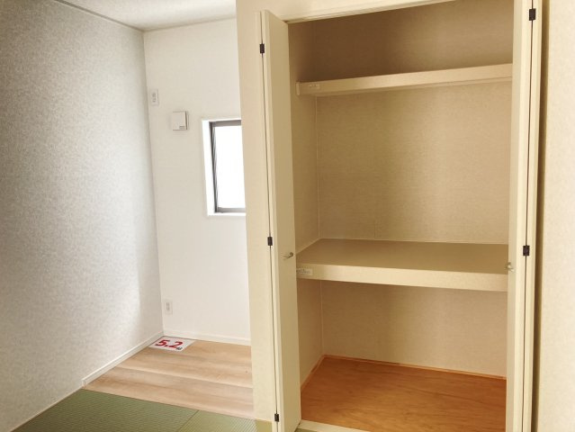 クレイドルガーデン松山市西長戸町 第1の収納|便利な収納スペースです