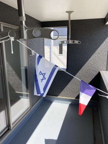 クレイドルガーデン松山市西長戸町 第1のバルコニー|外からの目が気にならないバルコニーで洗濯物が干せます