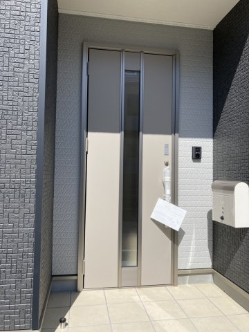 クレイドルガーデン松山市西長戸町 第1の玄関|きれいな玄関です