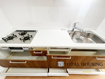 【キッチン】 | スクエアガーデン稲積公園 | 料理を楽しむキッチンスペース。使いやすさと心地よい暮らしを追及し、愛着を持って使い続けられる空間へ。