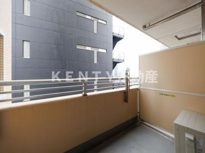 【バルコニー】 | アクロス目黒タワー | 暖かな日差しのふりそそぐバルコニー