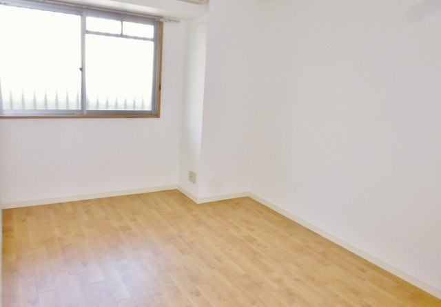 コンフォート西神戸の洋室