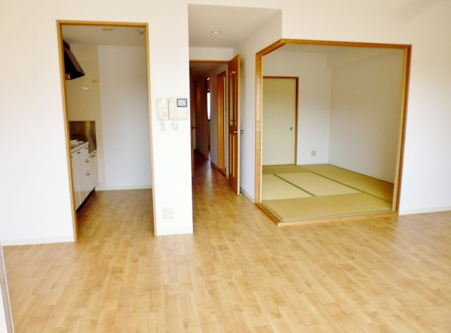 コンフォート西神戸の居間・リビング