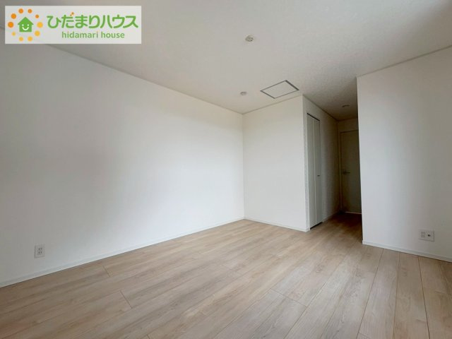 高萩市高浜町第2　新築戸建　2号棟の寝室|大きなベッドを置いても余裕の広さの主寝室♪♪