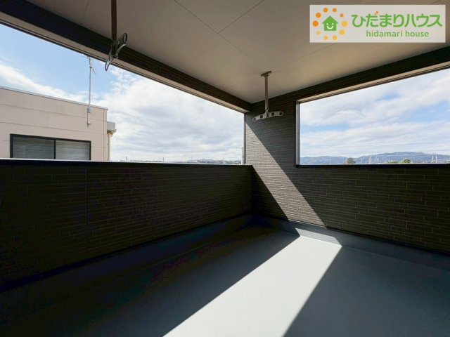 高萩市高浜町第2　新築戸建　2号棟のバルコニー|広々としたバルコニー。お洗濯物もぜーんぶ干せちゃいます！！